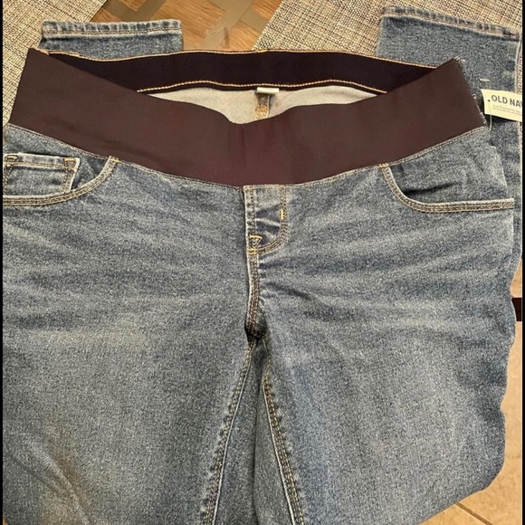 NWT Old Navy Maternity Skinny Jeans - Picture 4 of 4